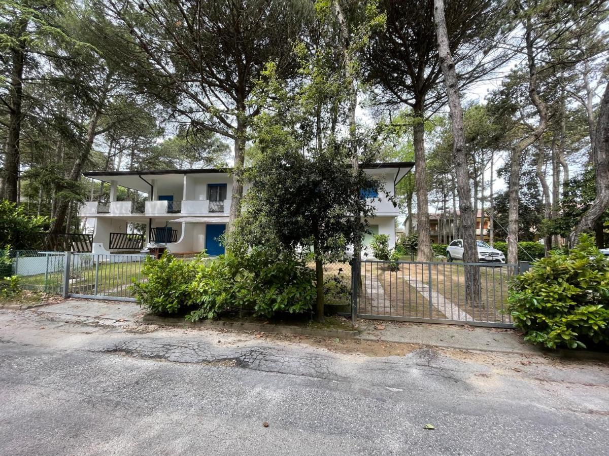 Villa Antonietta 3, Tra Pineta E Mare Bibione Bagian luar foto